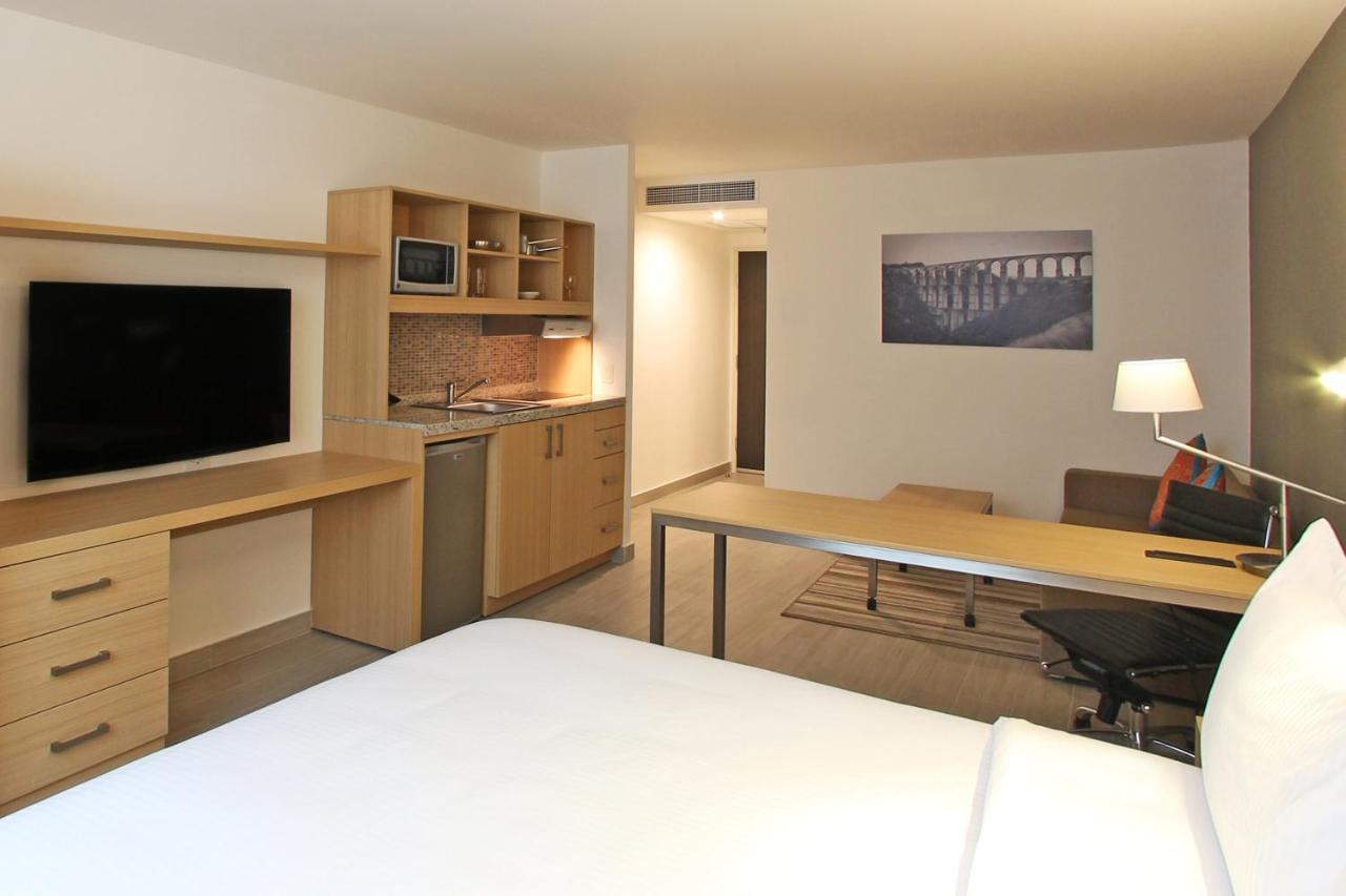 Hotel One