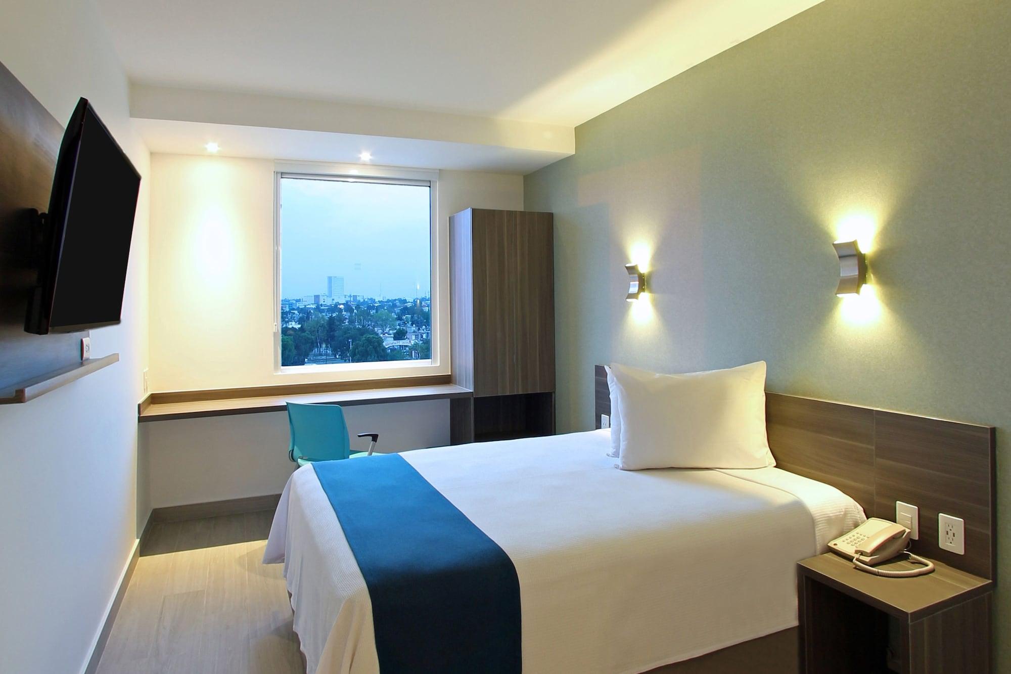 One Hotel Cuautitlán