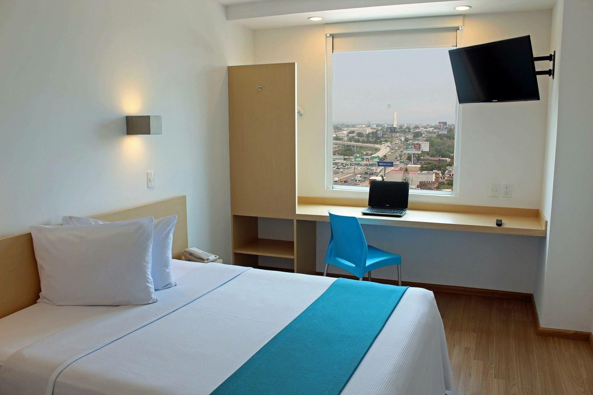 One 3* Cuautitlán